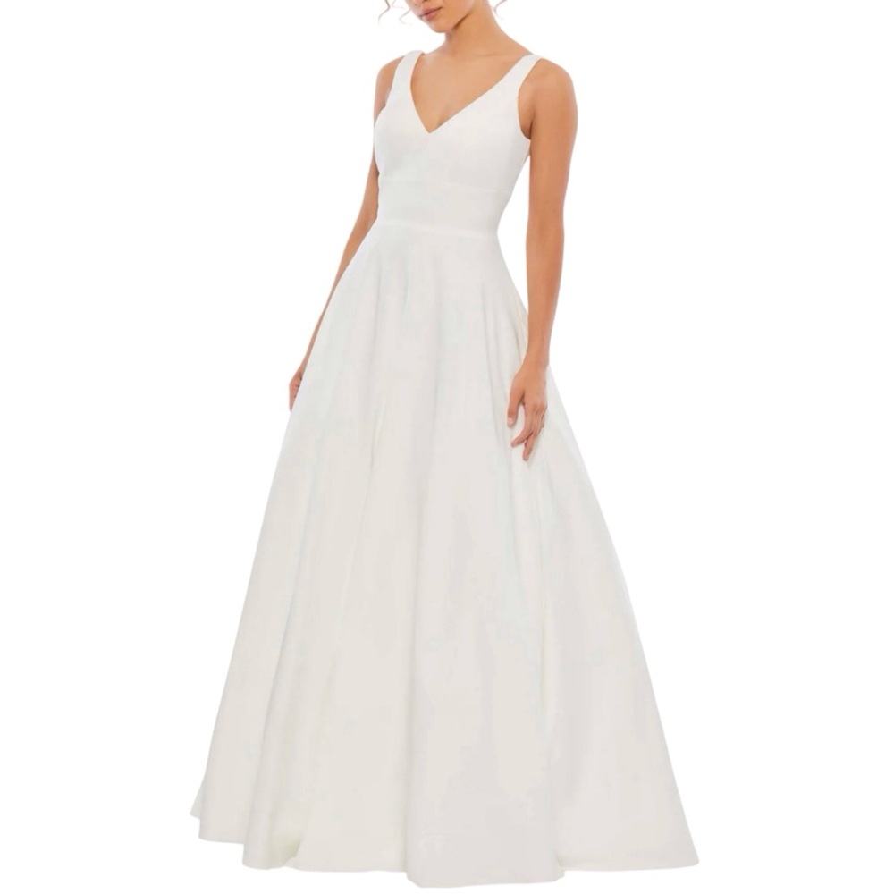 Mac Duggal Classic Long Prom Ball Gown White Cocktail Gown Style 48924 Size 0